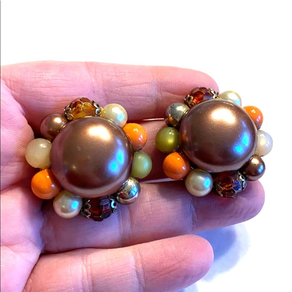 Vintage Mid Century beaded cluster clip on earrings unique autumn colors - Picture 5 of 5
